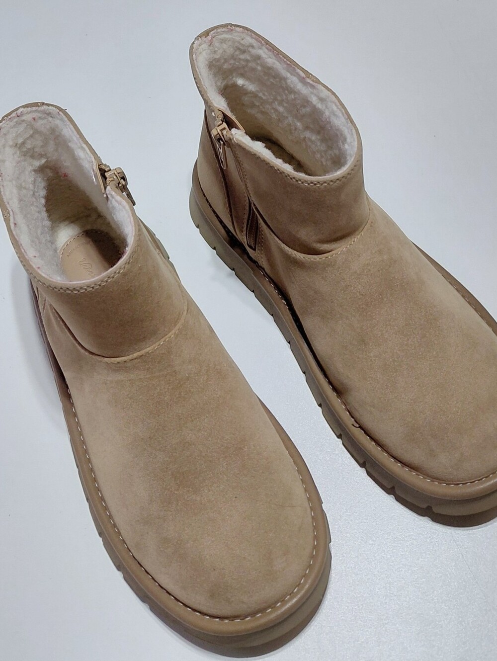 UNIVERSAL THREAD Women's Tan Shearling Lined Boot Size 7